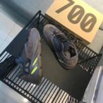 фото Кроссовки Adidas Yeezy Boost 700 R1113