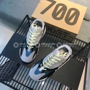 фото кроссовкиAdidas Yeezy Boost 700 R1114