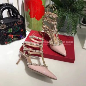 Фото босоножек Valentino Rockstud F4065