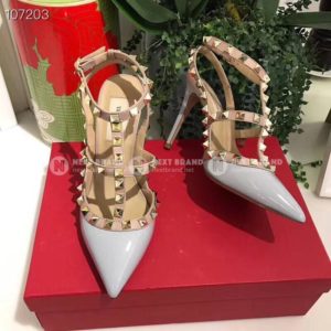 Фото босоножек Valentino Rockstud F4066