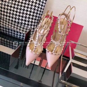 Фото босоножек Valentino Rockstud F4067