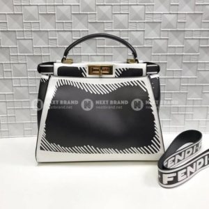 Фото Сумка Fendi Peekaboo V3185