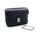 Фото Сумка Луи Виттон Pochette Metis G3321