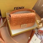 фото Сумка-клатч Fendi R2406