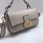 фото Сумка-клатч Fendi Baguette N6127