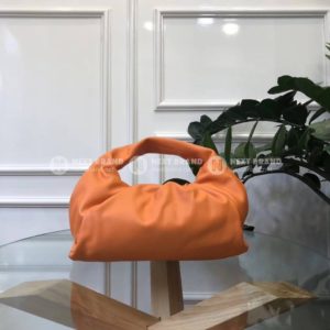 фото Сумка Боттега Венета Shoulder Pouch Q4286