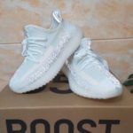 Фото Кроссовки Adidas Yeezy V2433