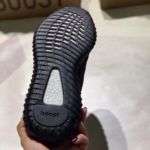 фото Кроссовки Adidas Yeezy Boots O1802