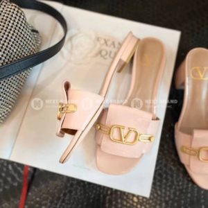 фото Босоножки Valentino VLogo Q4466