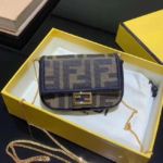 Фото Сумка на пояс Fendi Baguette G3908