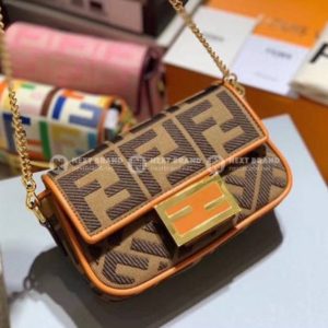 Фото Сумка-клатч Fendi Baguette G3907