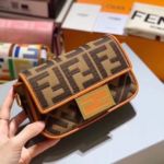 Фото Сумка-клатч Fendi Baguette G3907