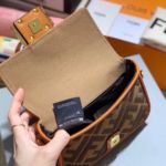 Фото Сумка-клатч Fendi Baguette G3907