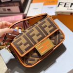 Фото Сумка-клатч Fendi Baguette G3907