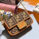 Фото Сумка-клатч Fendi Baguette G3907