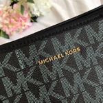 Фото Сумка Michael Kors Voyager G3897