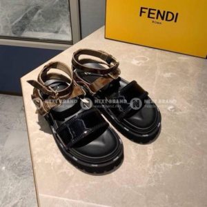 Фото босоножки Fendi V2596