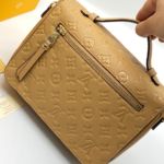 фото Сумка Луи Виттон Pochette Metis N6887