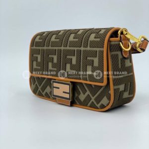 Фото Сумка-клатч Fendi Baguette V2942