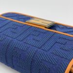 Фото Сумка-клатч Fendi Baguette V2943