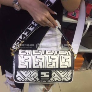 Фото Сумка-клатч Fendi Baguette G4310