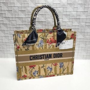 Фото Сумка Dior Book Tote V4334