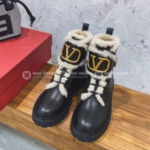 Фото Зимние ботинки Valentino VLogo G4938