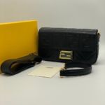 фото Сумка-клатч Fendi Baguette K2487