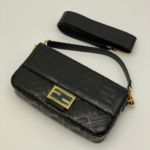 фото Сумка-клатч Fendi Baguette K2487