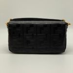 фото Сумка-клатч Fendi Baguette K2487