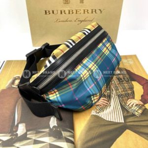 фото Сумка на пояс Burberry N7847