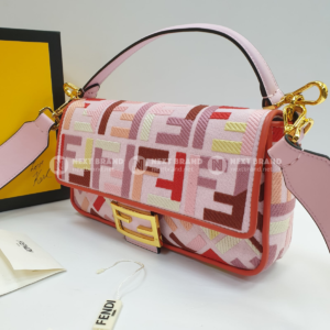 Фото Сумка-клатч Fendi Baguette G5855