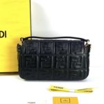 фото Сумка-клатч Fendi Baguette N6062