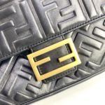 фото Сумка-клатч Fendi Baguette N6062