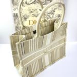 Фото Сумка Dior Book Tote M3942