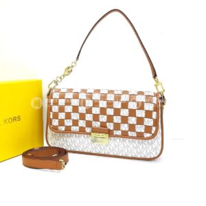 Фото Сумка Michael Kors Bradshaw Medium M3991