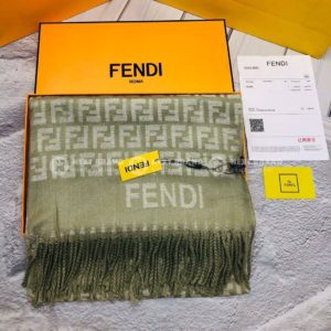 Фото шарф Fendi V4591