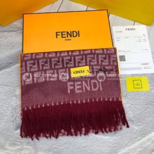 Фото шарф Fendi V4595