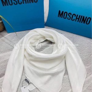 Фото Палантин Moschino G6508