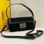 Фото Сумка-клатч Fendi Baguette G6804