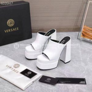 фото Босоножки Versace N10651