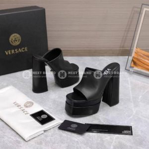 фото Босоножки Versace N10655