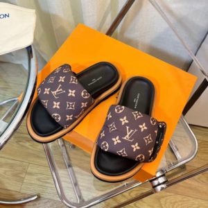 фото Шлепанцы Louis Vuitton N14708