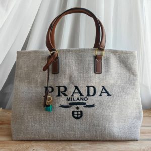 фото Сумка Prada W5610