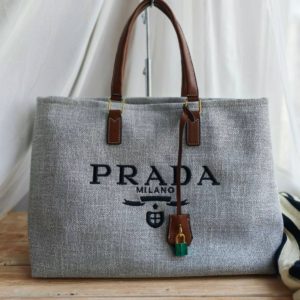 фото Сумка Prada W5608